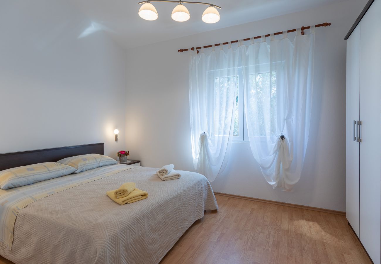 House in Vir - Holiday Home Manuela with Private Beach Access
