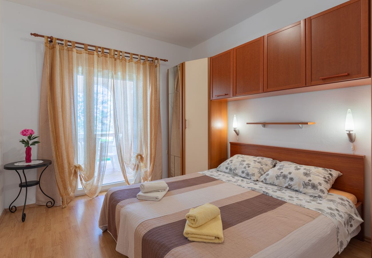 House in Vir - Holiday Home Manuela with Private Beach Access