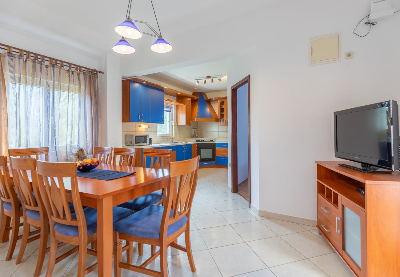 House in Vir - Holiday Home Manuela with Private Beach Access