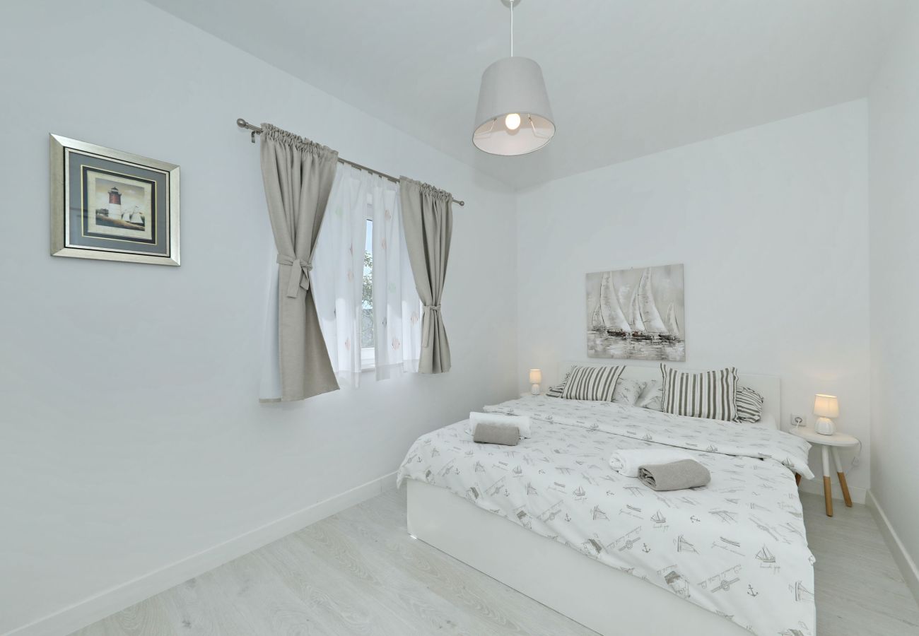 Apartment in Starigrad - Apartment Candela 6 by the Sea