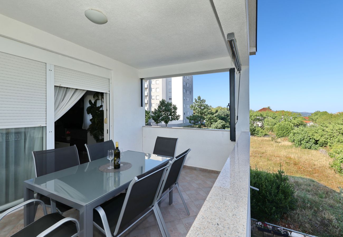 Apartment in Zadar - Apartment Anita with Outdoor Kitchen