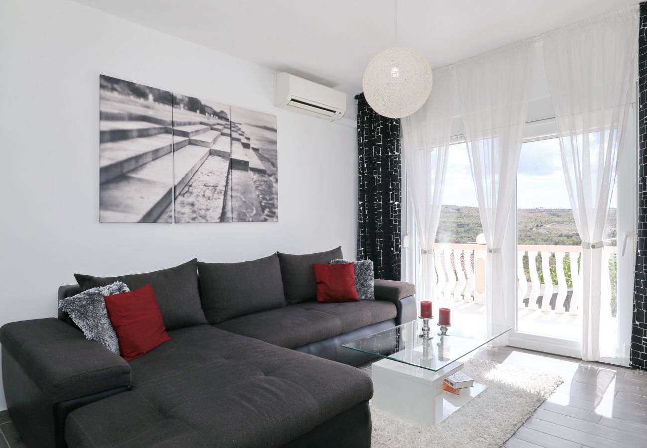 Apartment in Rovanjska - Apartment Marina No.2 with Sea View