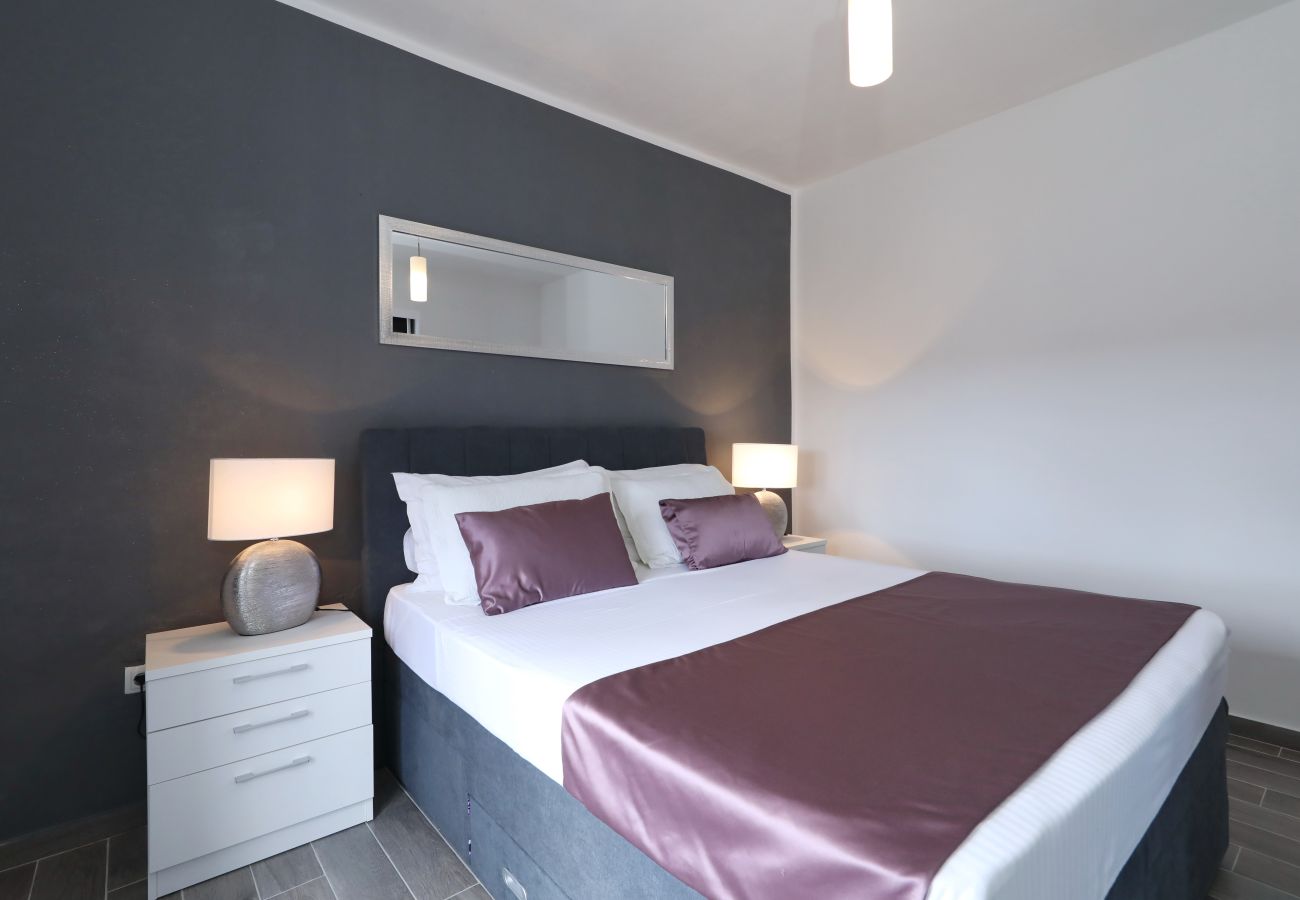 Apartment in Rovanjska - Apartment Marina No.2 with Sea View