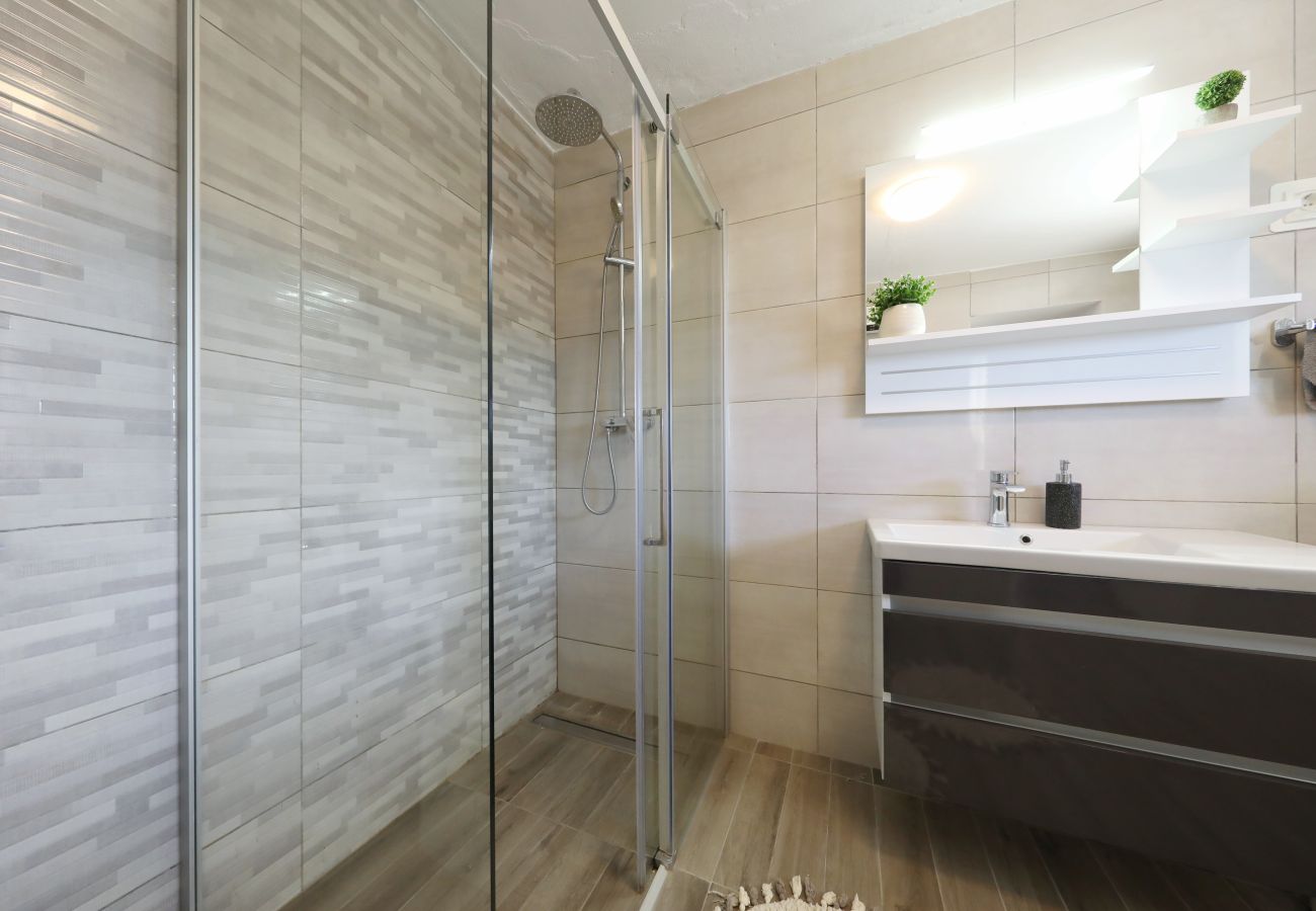Apartment in Rovanjska - Apartment Marina No.1 with Sea View
