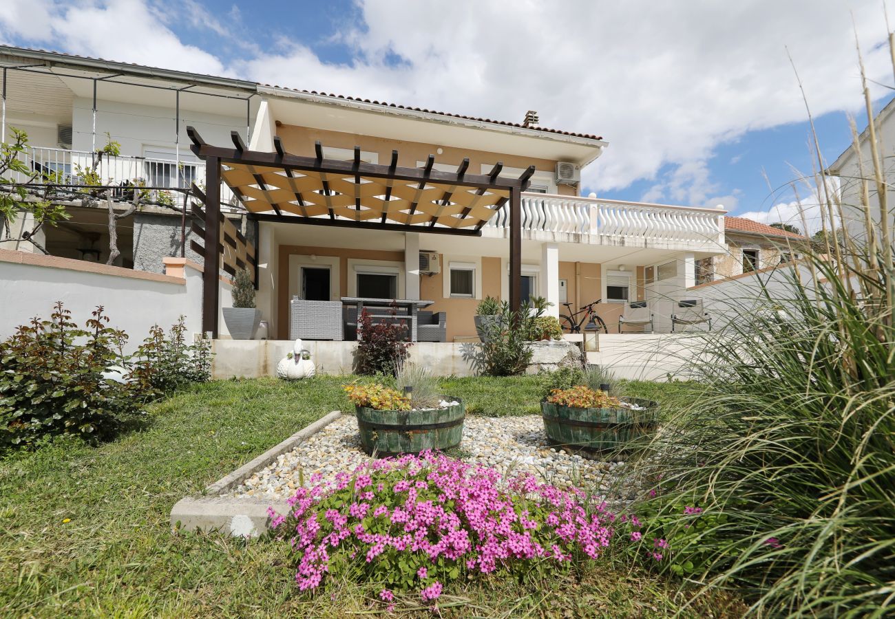 Apartment in Rovanjska - Apartment Marina No.1 with Sea View
