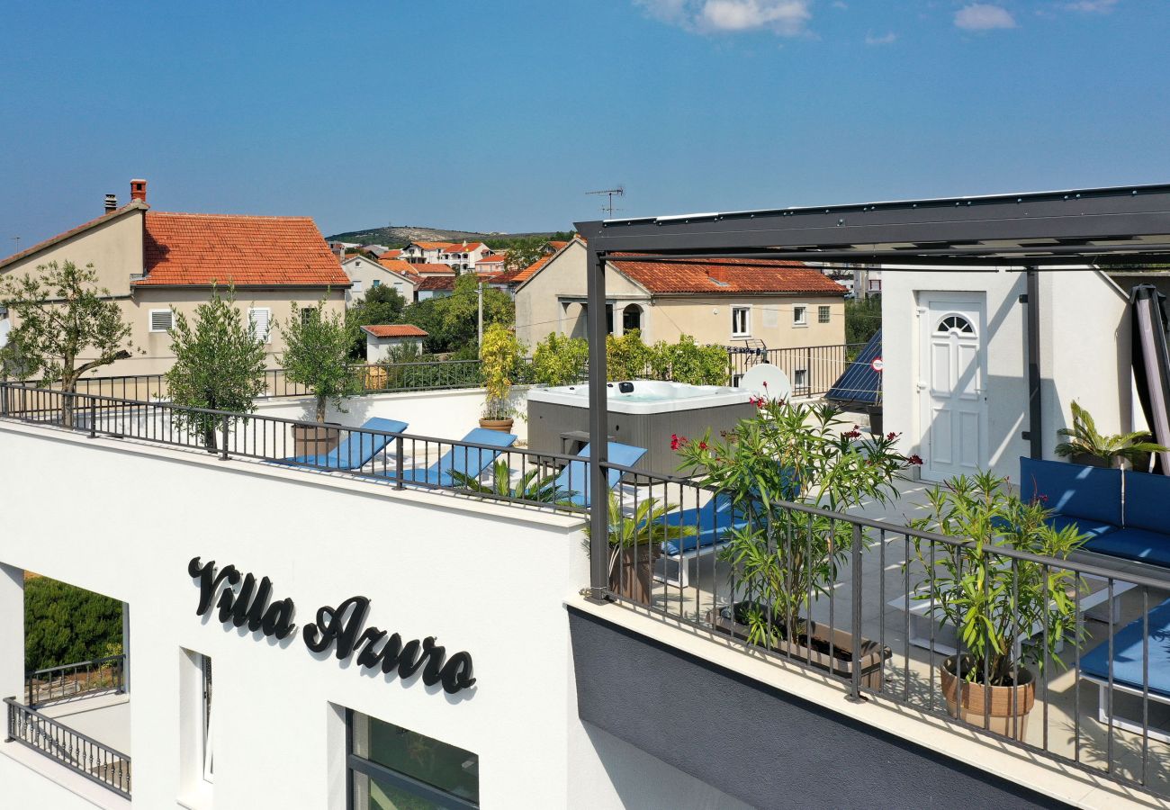 Villa in Sveti Filip i Jakov - Villa Azuro with Heated Pool