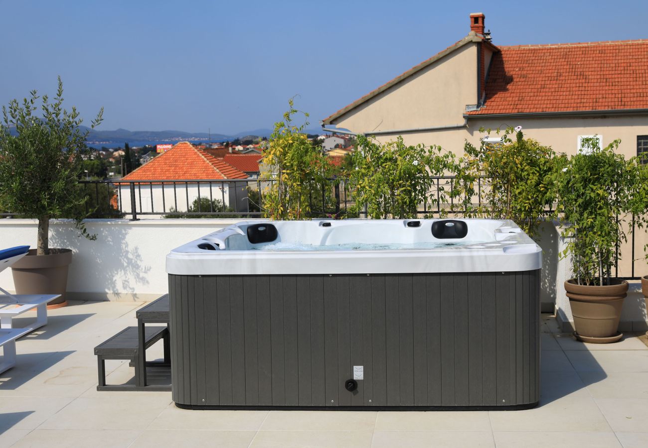 Villa in Sveti Filip i Jakov - Villa Azuro with Heated Pool