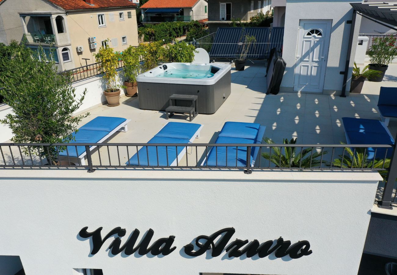 Villa in Sveti Filip i Jakov - Villa Azuro with Heated Pool