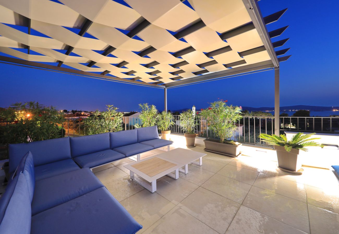 Villa in Sveti Filip i Jakov - Villa Azuro with Heated Pool