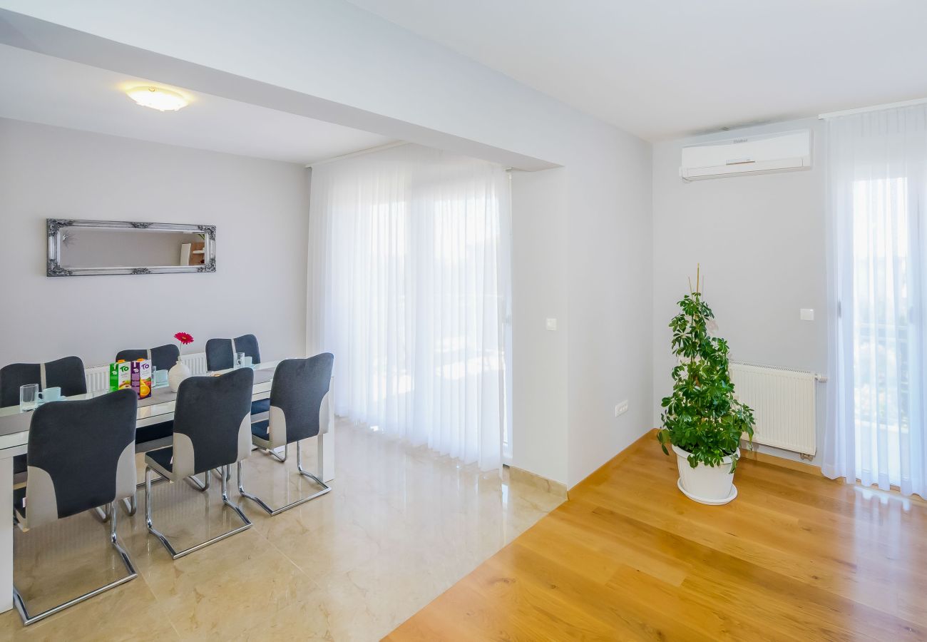 Apartment in Zadar - Apartment Goga 1 with Shared Pool