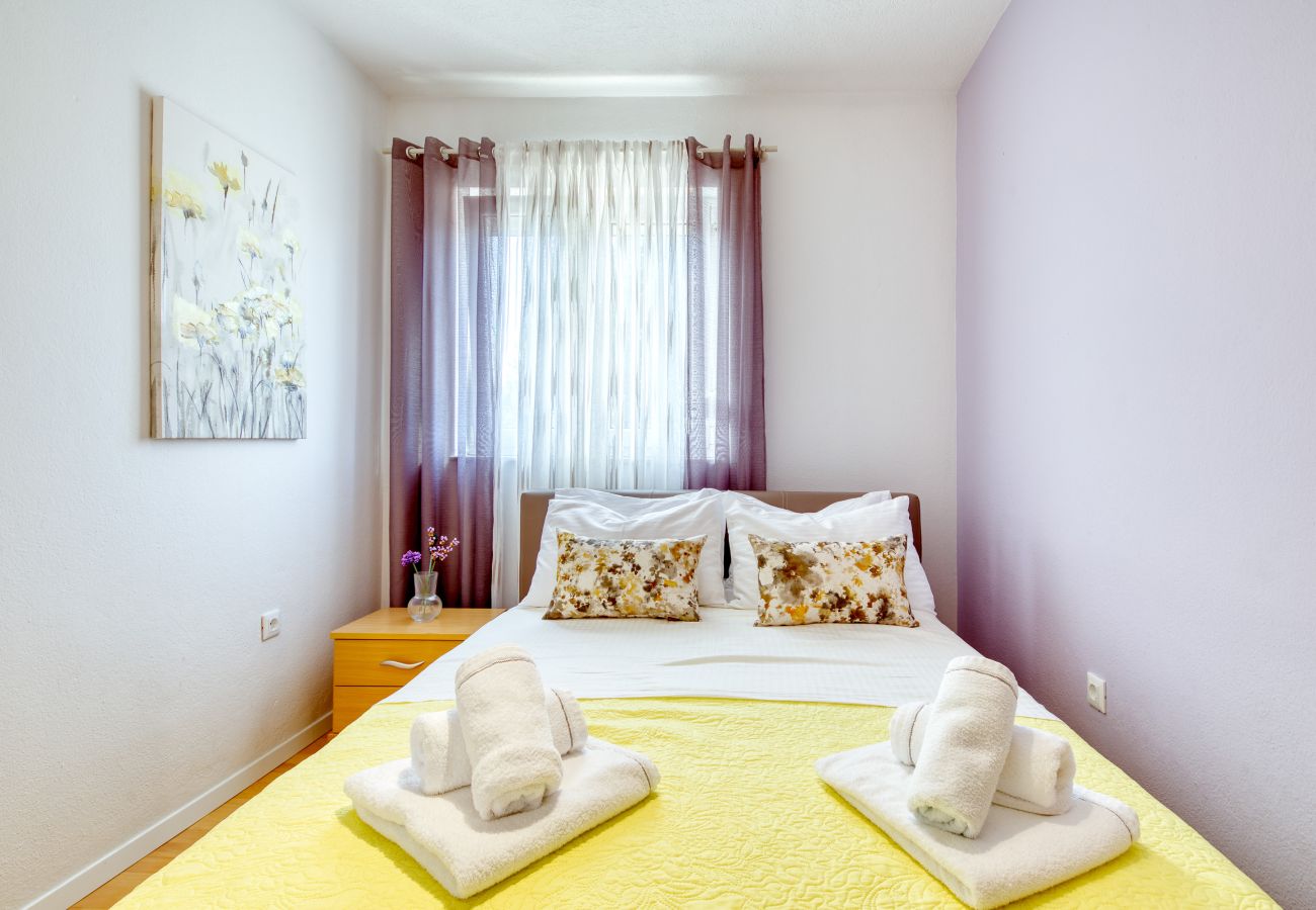 Apartment in Zadar - Apartment Keko with Barbecue Terrace