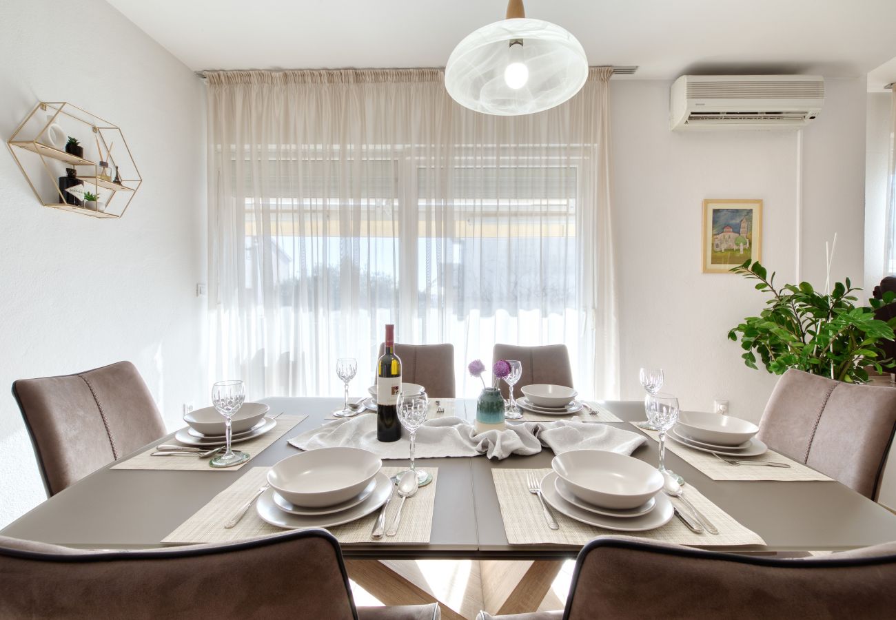Apartment in Zadar - Apartment Keko with Barbecue Terrace