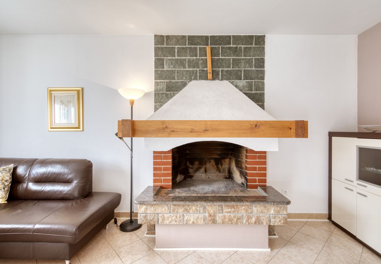 Apartment in Zadar - Apartment Keko with Barbecue Terrace