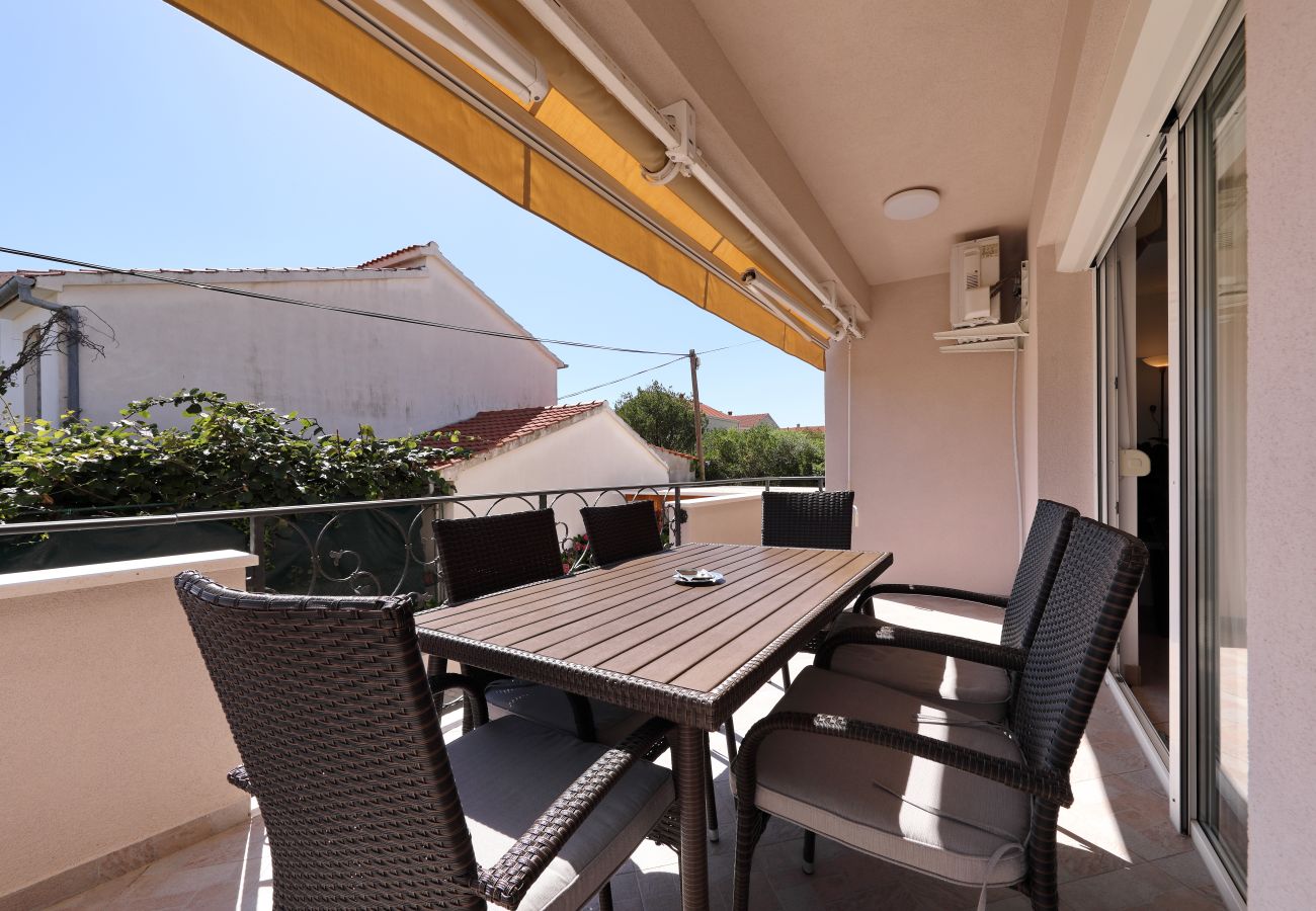 Apartment in Zadar - Apartment Keko with Barbecue Terrace