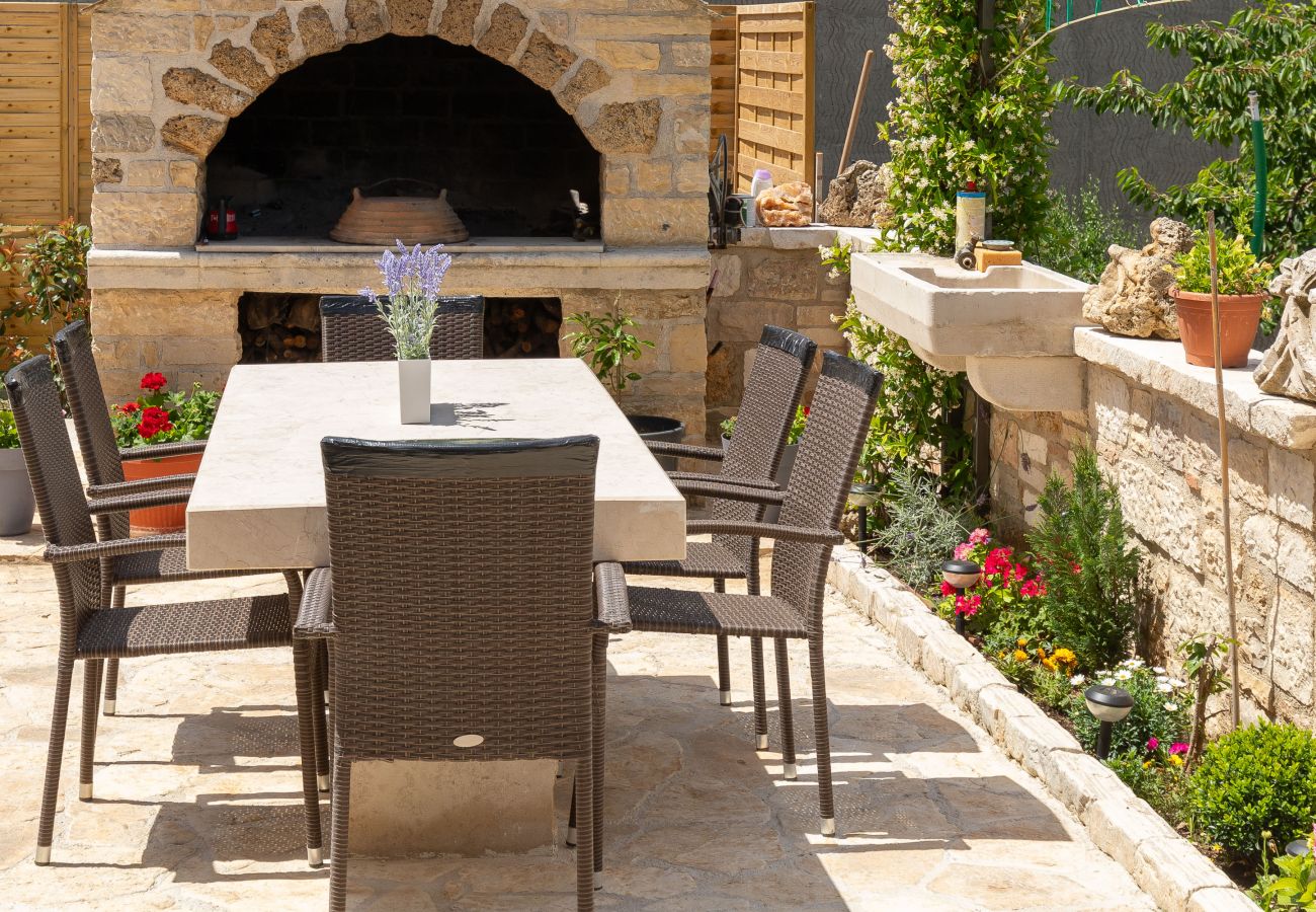 Apartment in Zadar - Apartment Goga 2 with Shared Pool