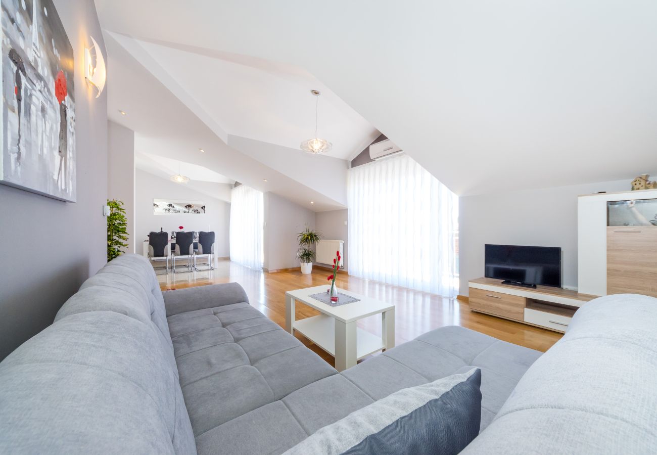 Apartment in Zadar - Apartment Goga 2 with Shared Pool