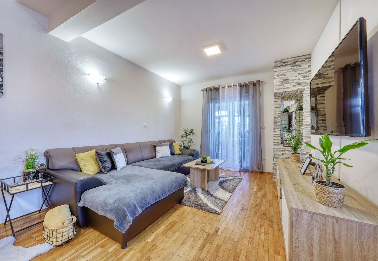 Apartment in Rovanjska - Apartment Pavao with Whirlpool