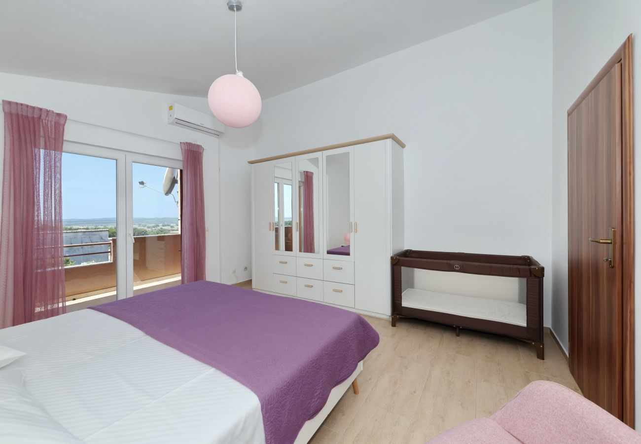 House in Kakma - Holiday Home Vana with Pool
