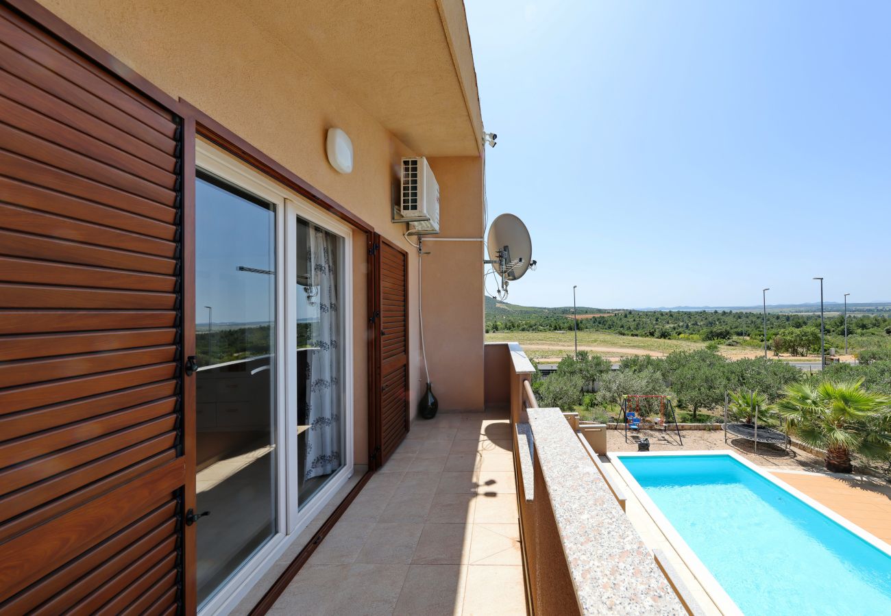 House in Kakma - Holiday Home Vana with Pool