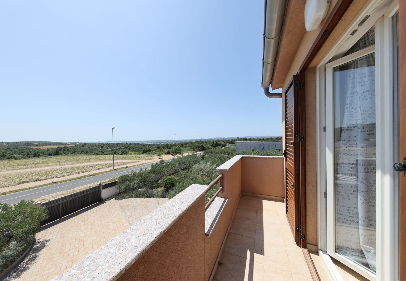 House in Kakma - Holiday Home Vana with Pool