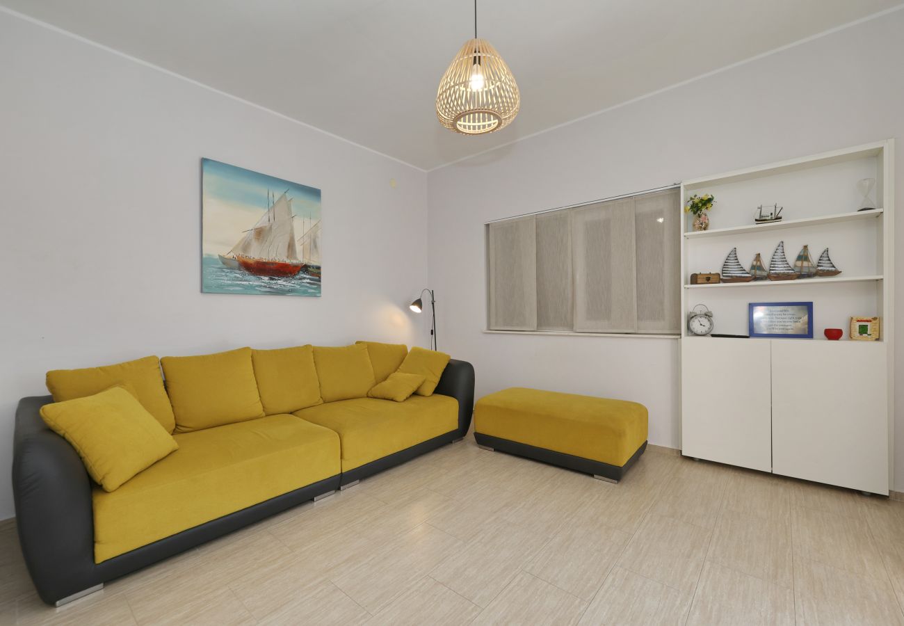 House in Kakma - Holiday Home Vana with Pool