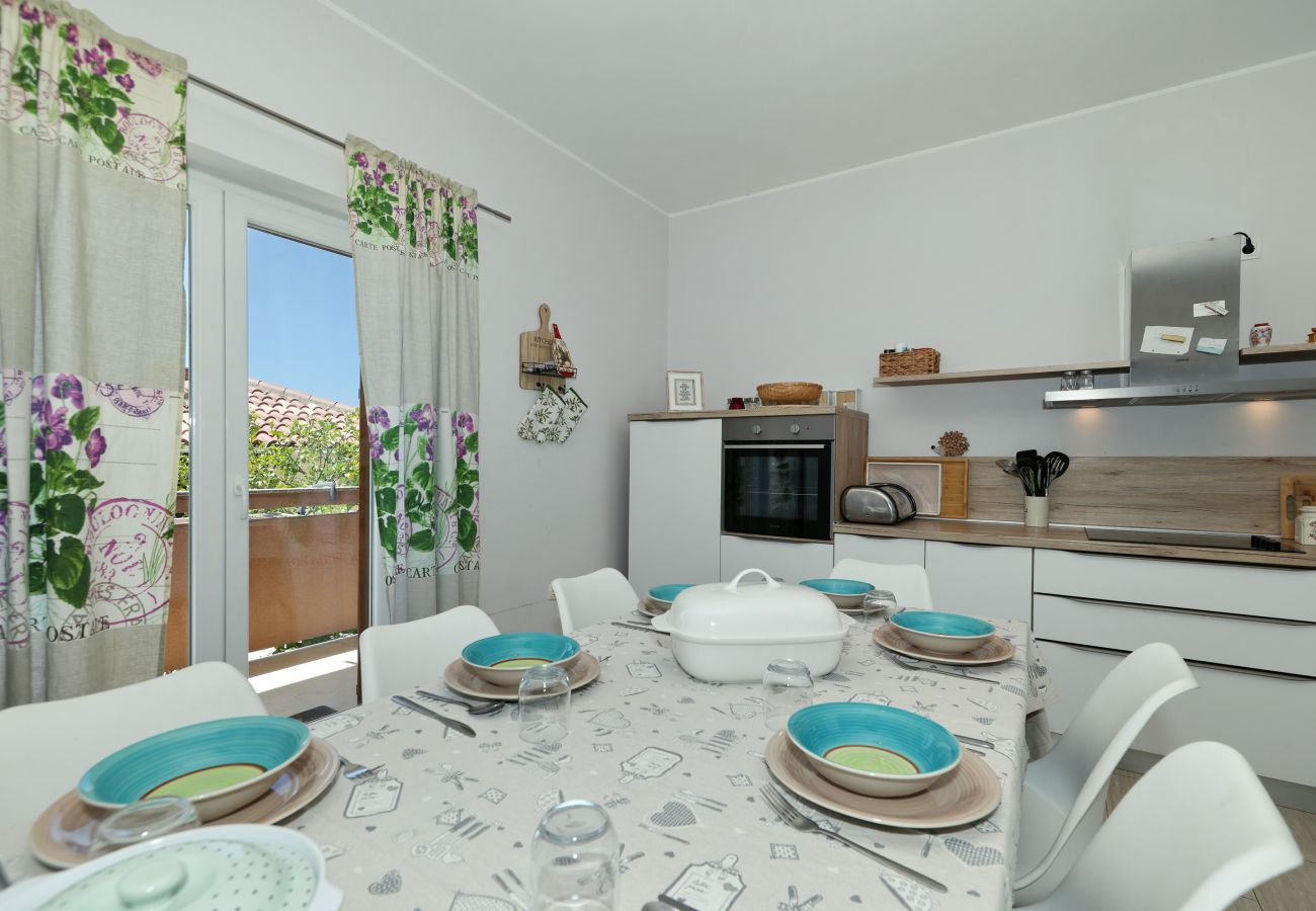 House in Kakma - Holiday Home Vana with Pool