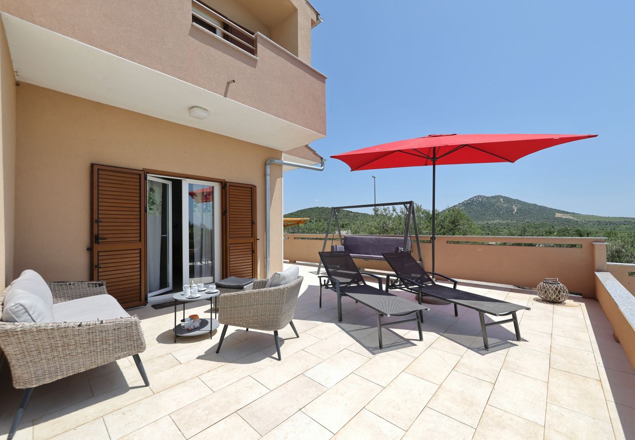 House in Kakma - Holiday Home Vana with Pool