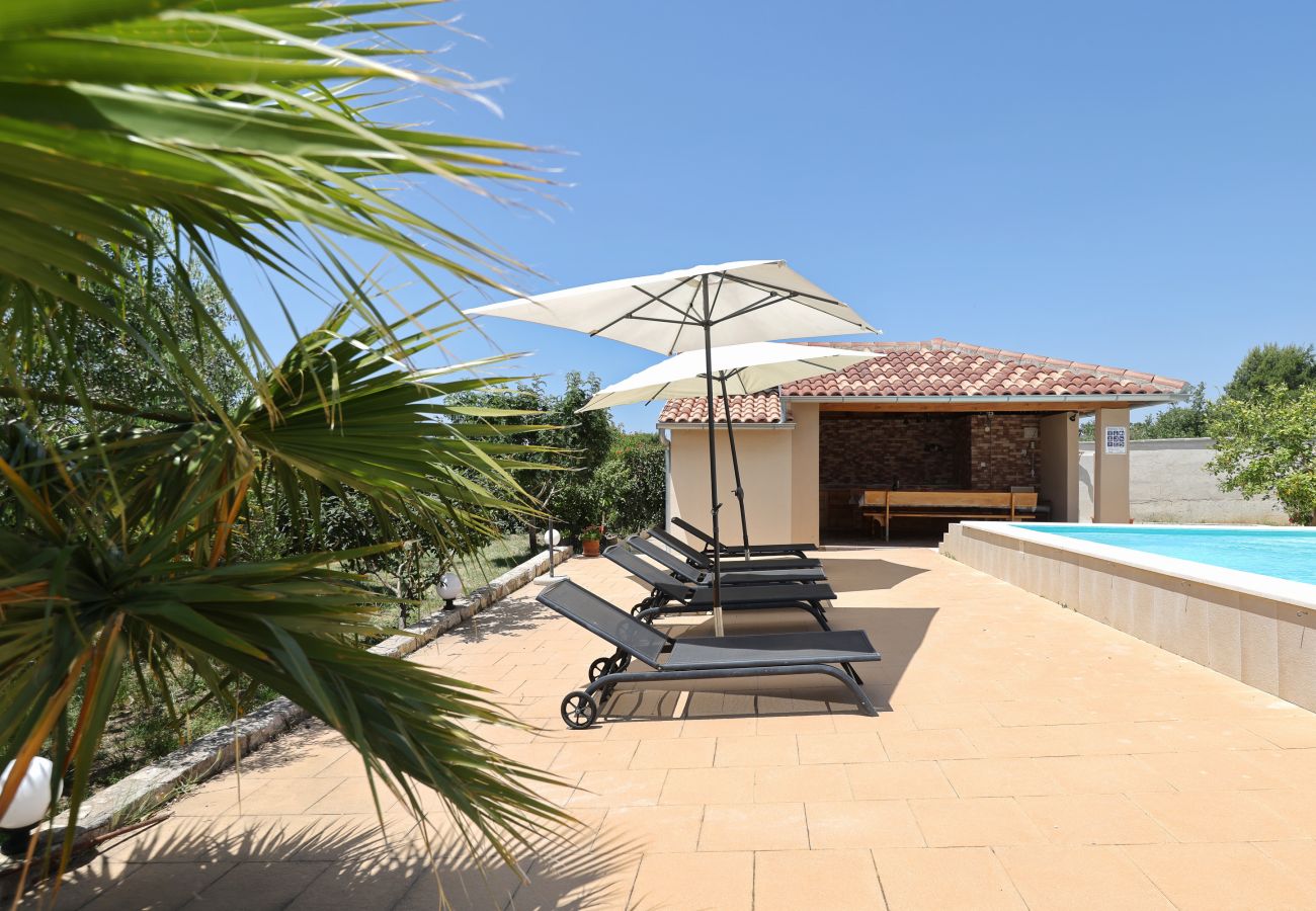 House in Kakma - Holiday Home Vana with Pool