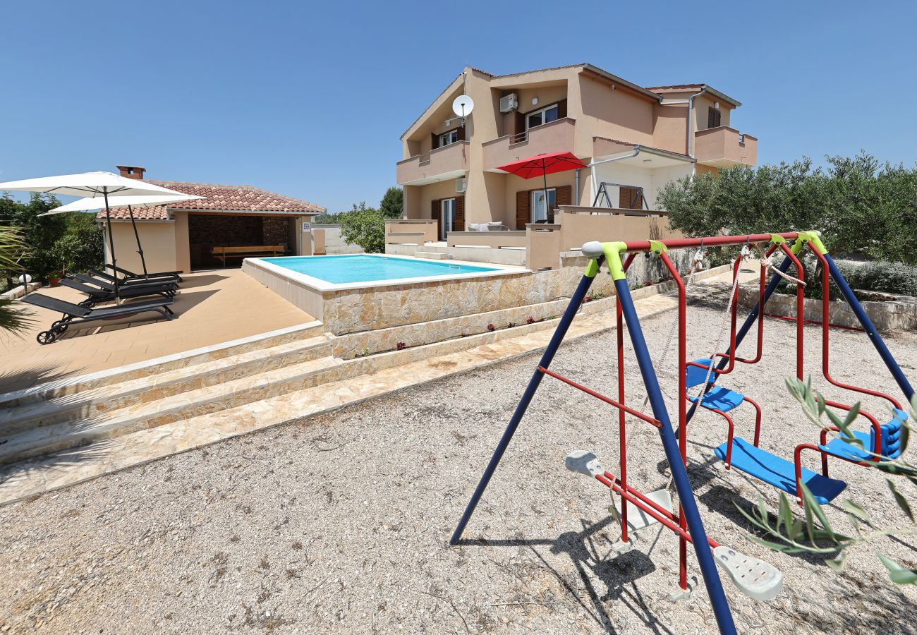 House in Kakma - Holiday Home Vana with Pool