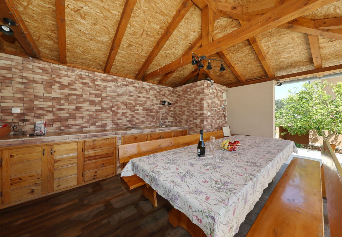 House in Kakma - Holiday Home Vana with Pool