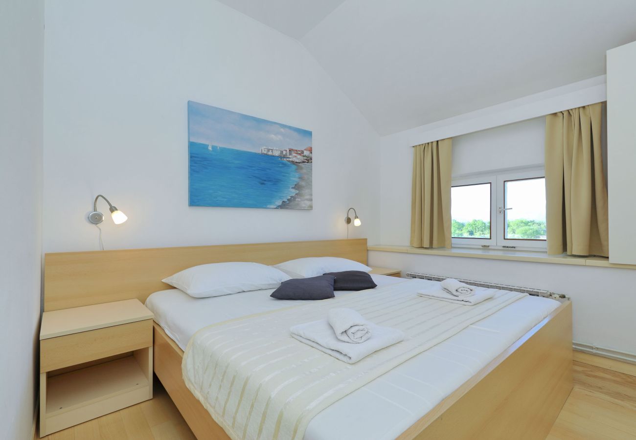 House in Puljane - Holiday Home Antona with Private Pool