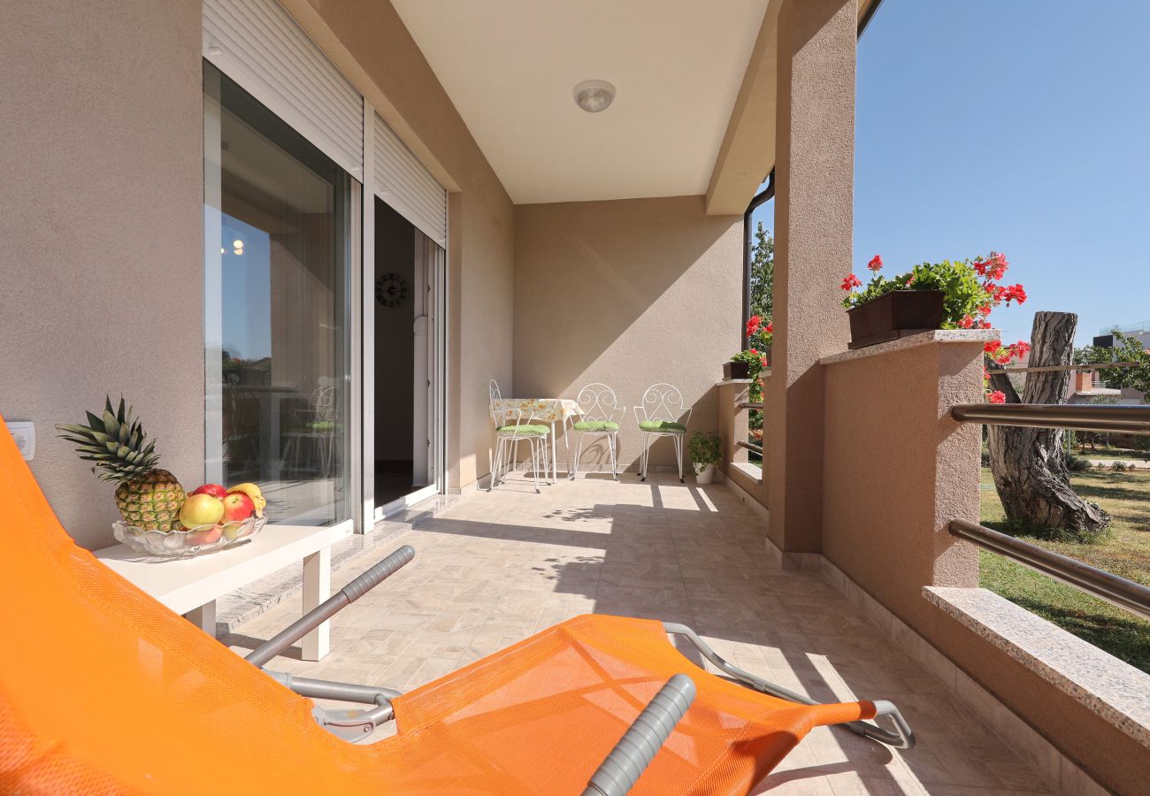 Apartment in Zadar - Apartment Jerbic next to Višnjik Sports Center