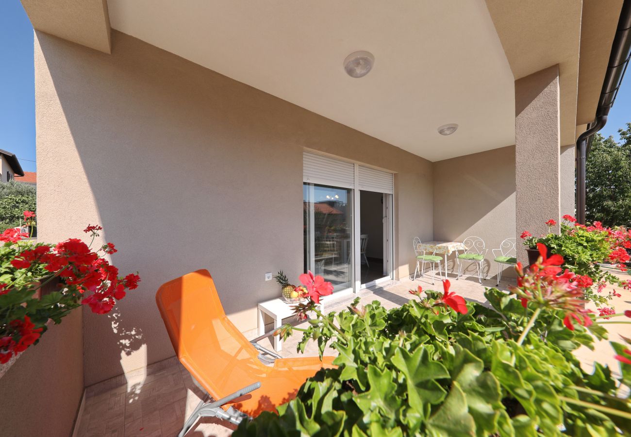 Apartment in Zadar - Apartment Jerbic next to Višnjik Sports Center