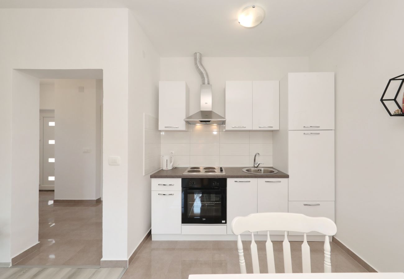 Apartment in Zadar - Apartment Jerbic next to Višnjik Sports Center