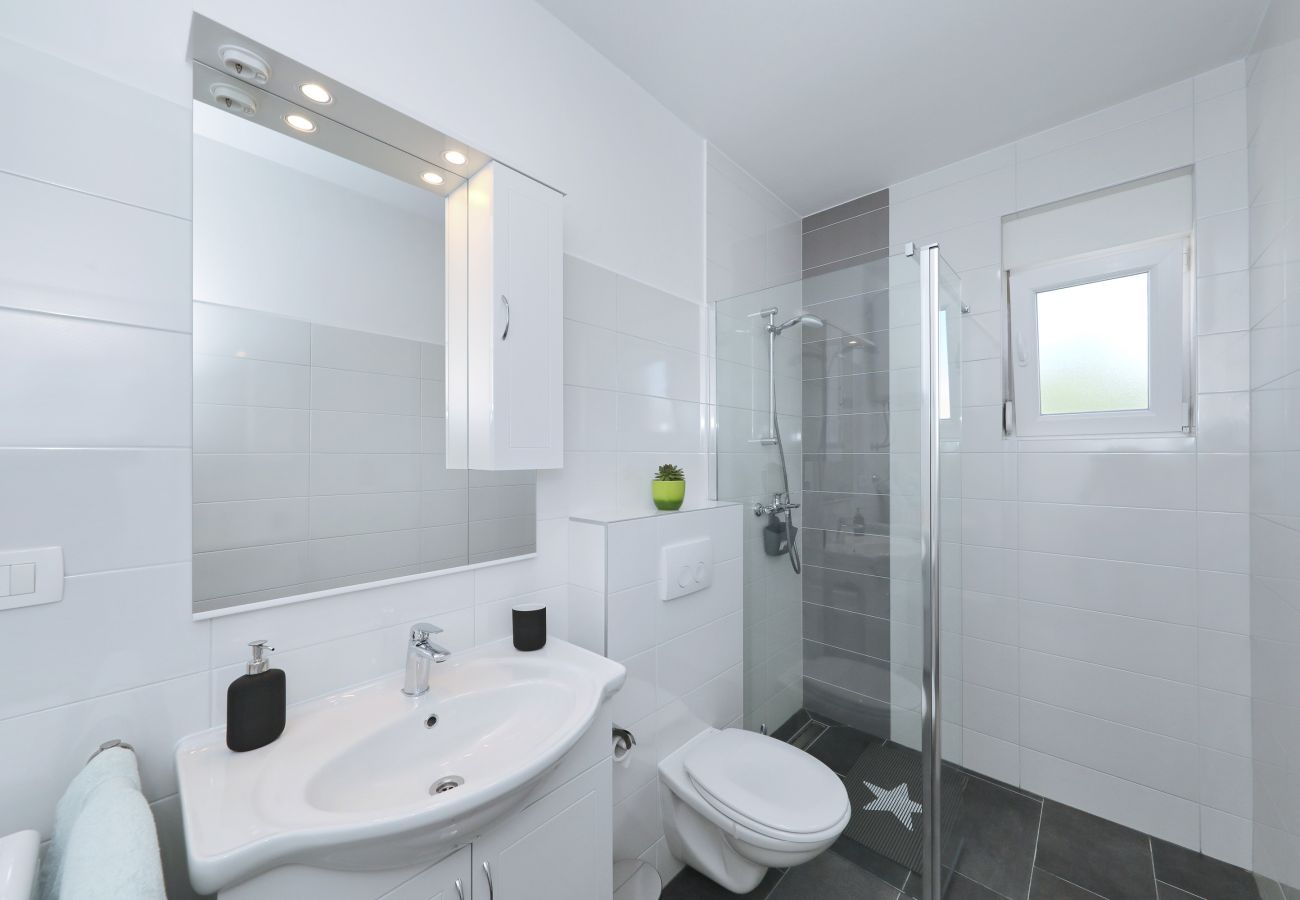 Apartment in Zadar - Apartment Jerbic next to Višnjik Sports Center