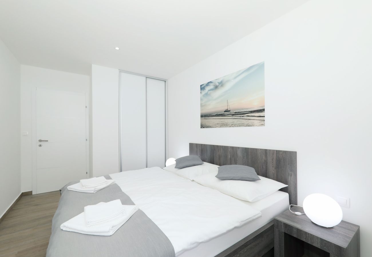 Apartment in Starigrad - Apartment Meeresbrise 5 by the Sea