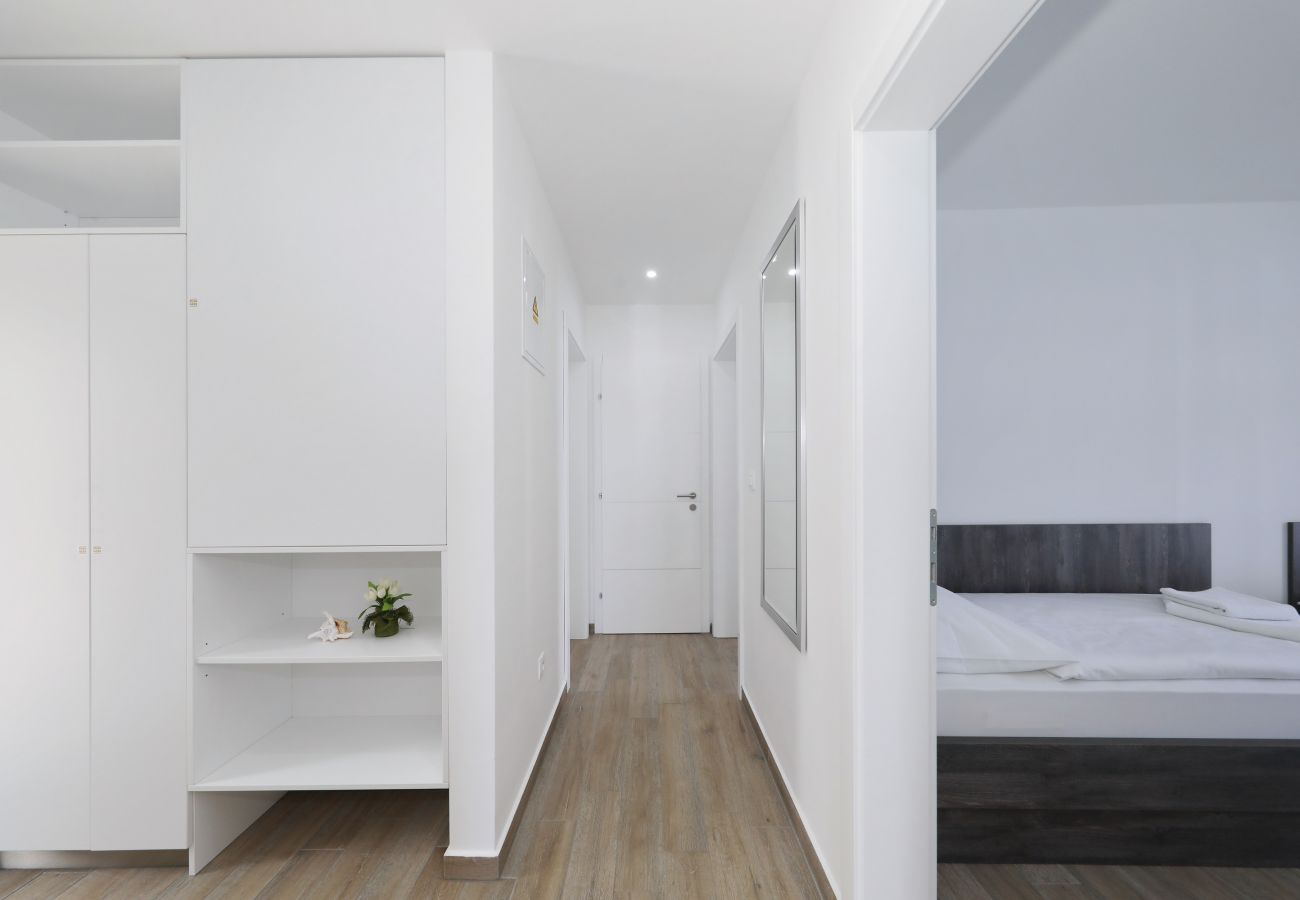 Apartment in Starigrad - Apartment Meeresbrise 4 by the sea