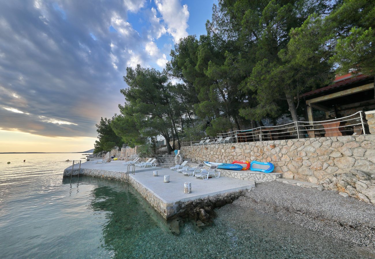 House in Starigrad - Stone House Mirko directly on a private beach
