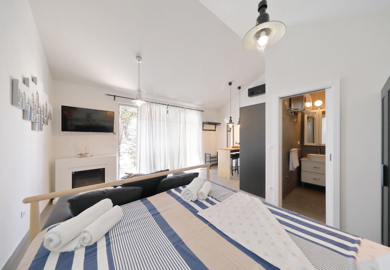 House in Starigrad - Stone House Mirko directly on a private beach