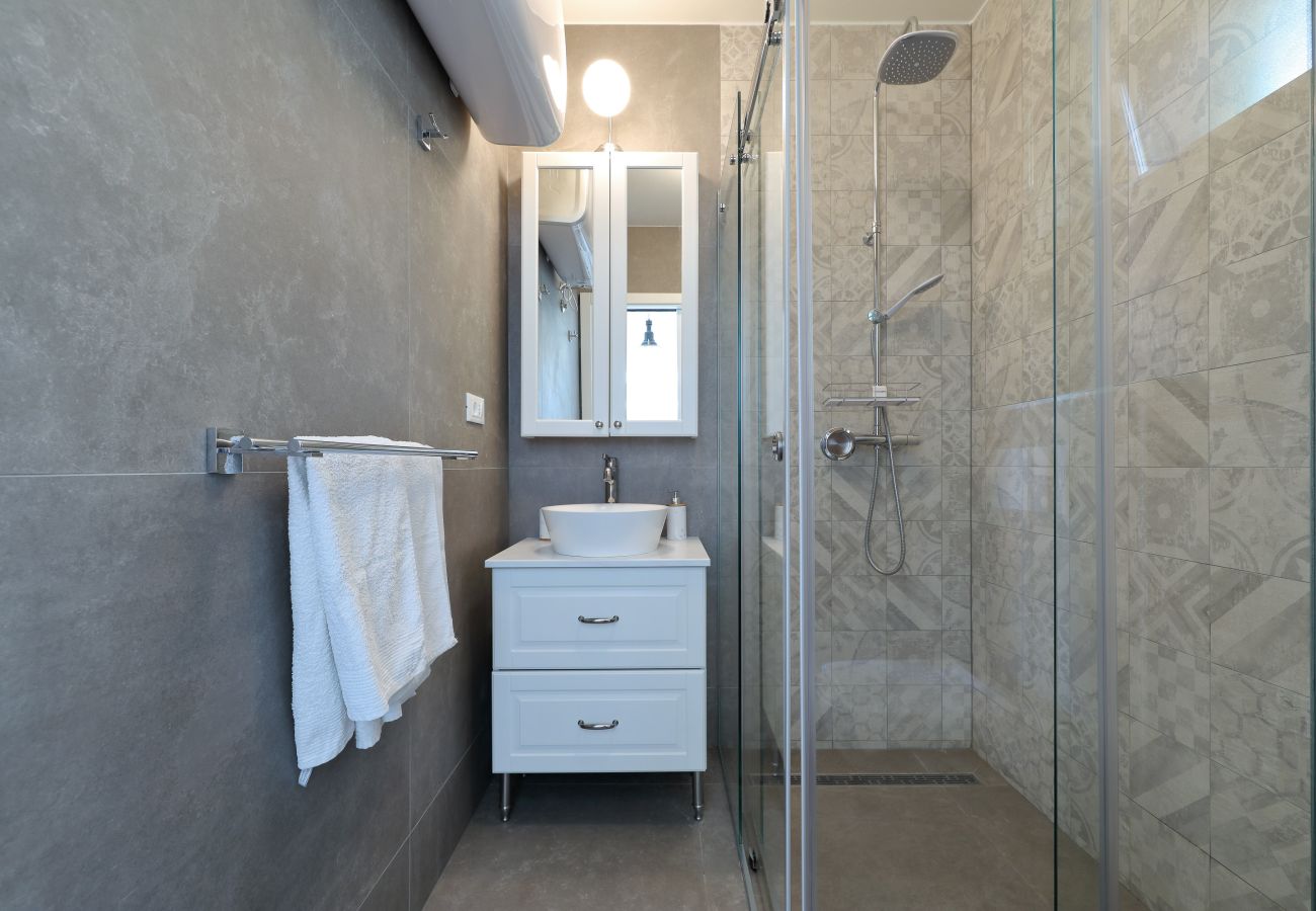 House in Starigrad - Stone House Mirko directly on a private beach