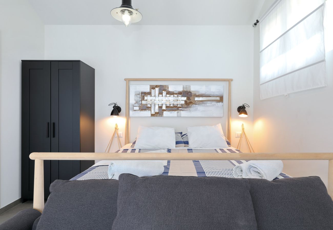 House in Starigrad - Stone House Mirko directly on a private beach