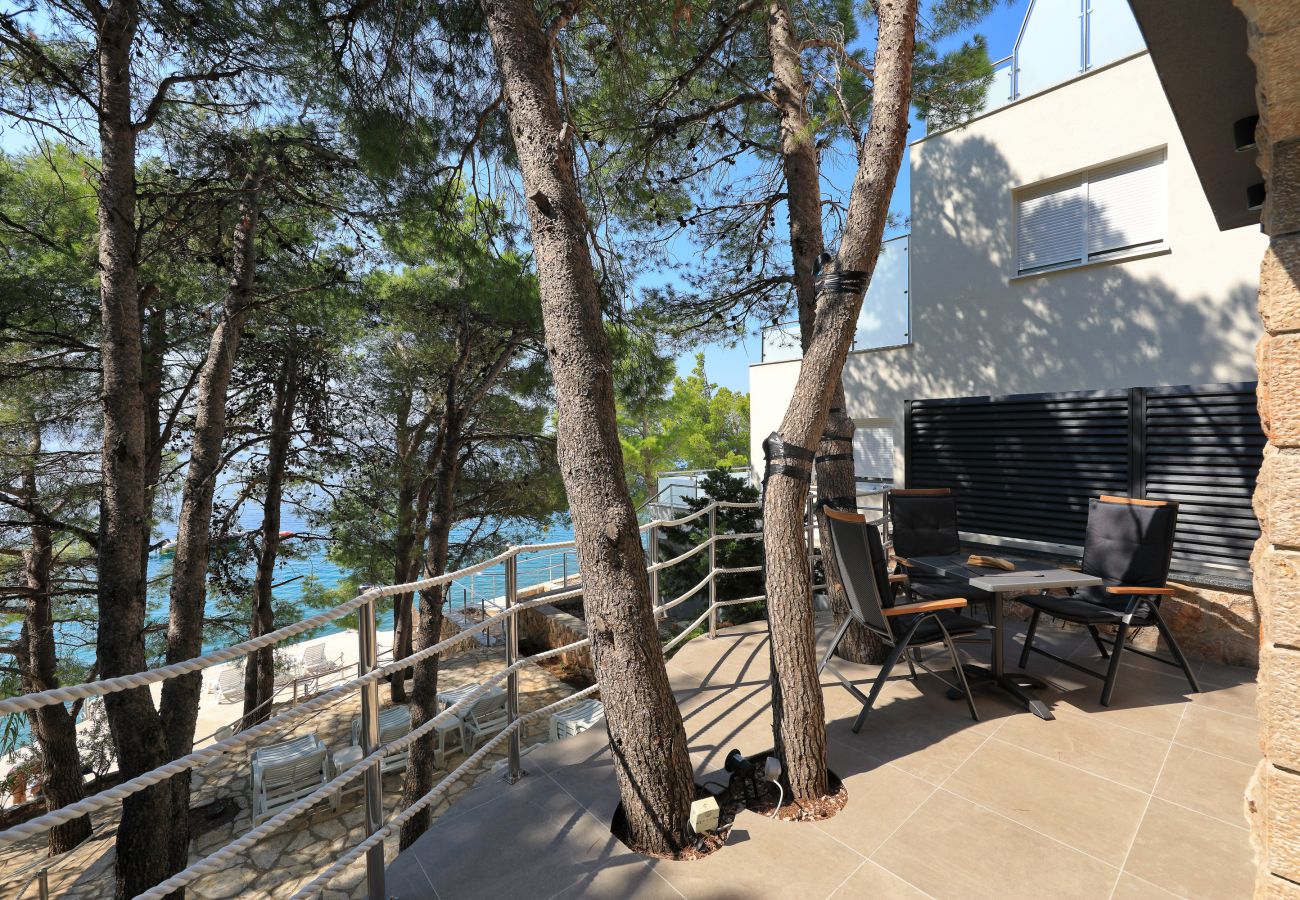 House in Starigrad - Stone House Mirko directly on a private beach