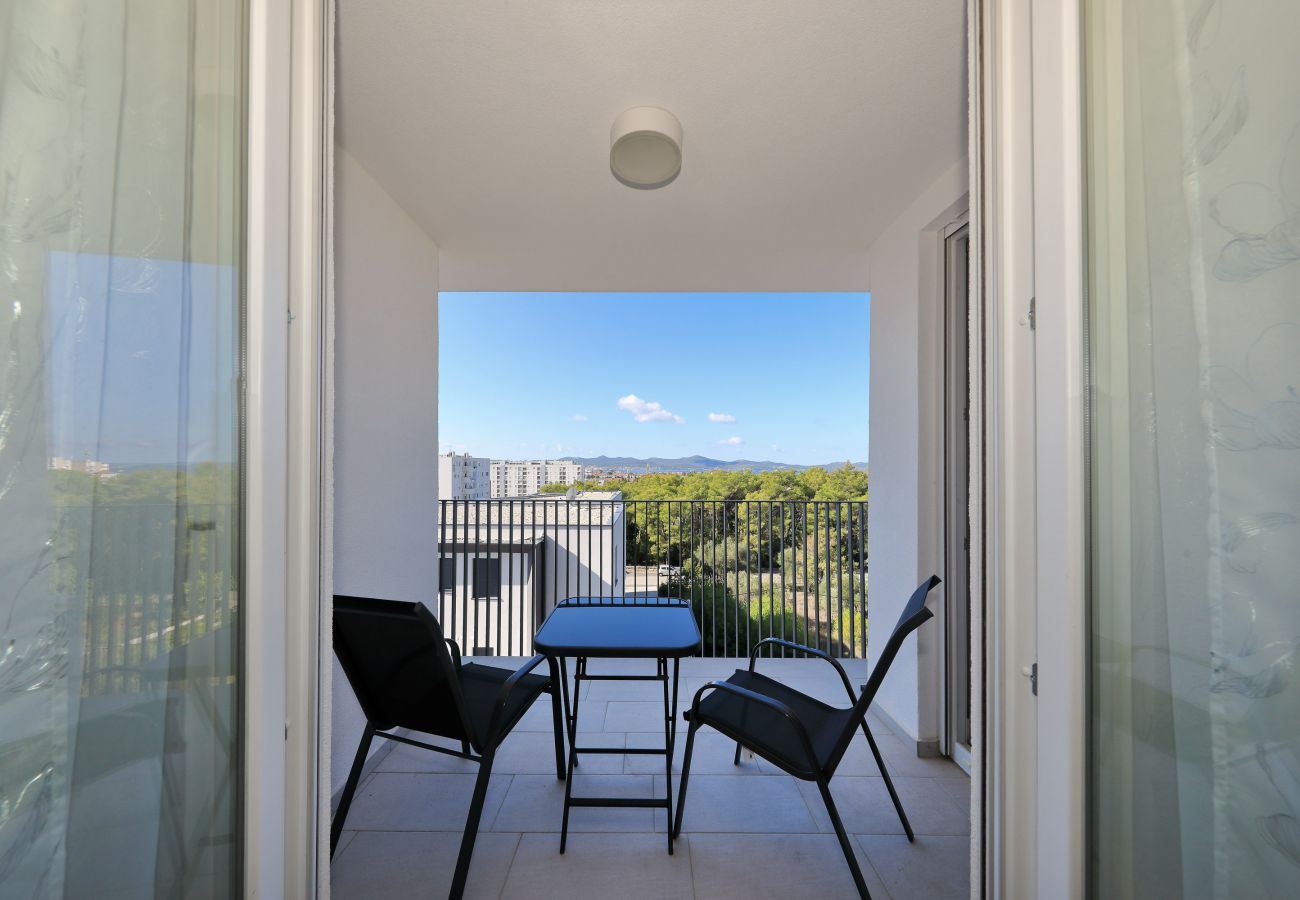 Apartment in Zadar - Apartment Kostela with Balcony and City View