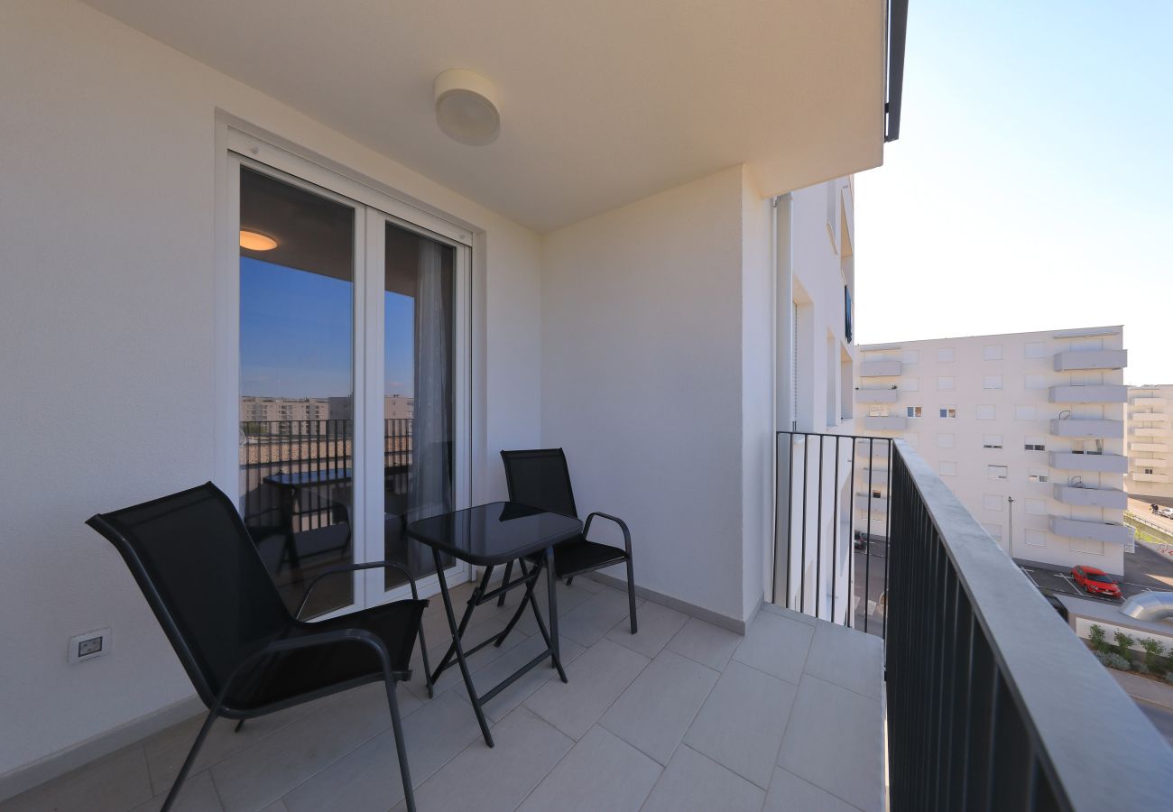 Apartment in Zadar - Apartment Kostela with Balcony and City View