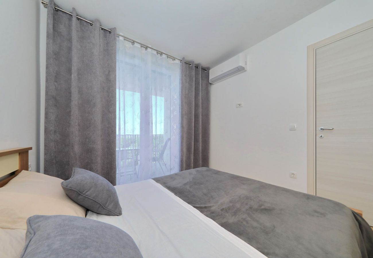 Apartment in Zadar - Apartment Kostela with Balcony and City View