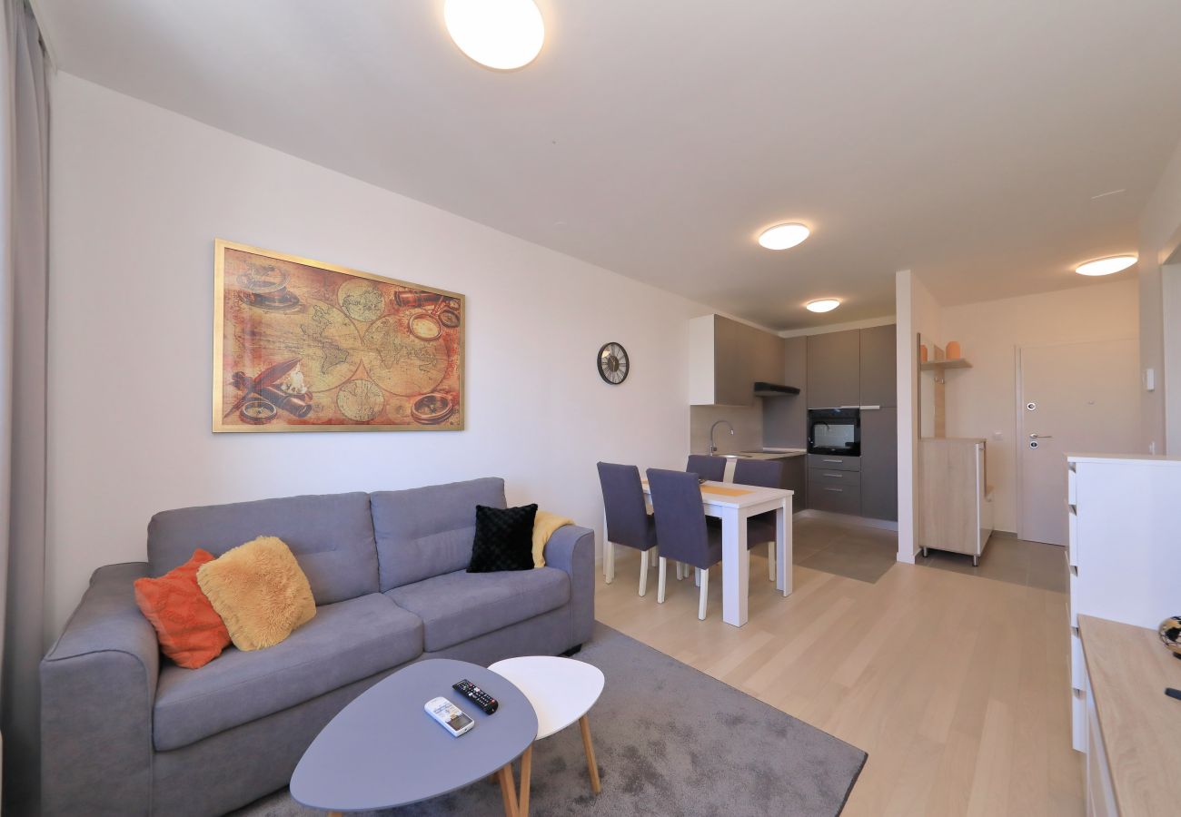 Apartment in Zadar - Apartment Kostela with Balcony and City View