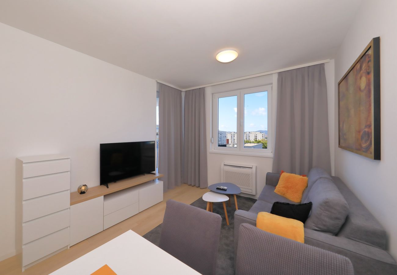 Apartment in Zadar - Apartment Kostela with Balcony and City View