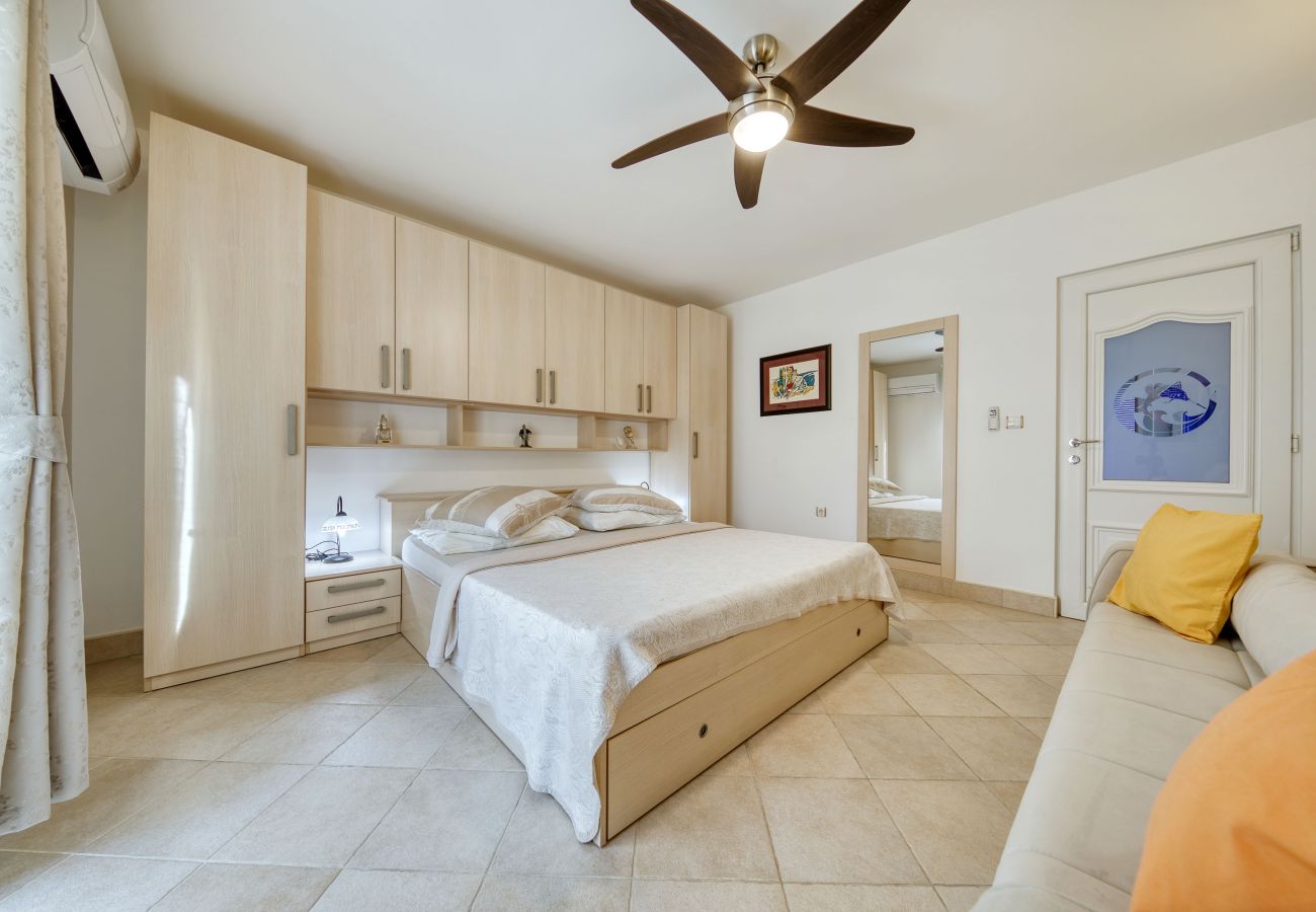 Villa in Starigrad - Villa Paulina with Heated Pool