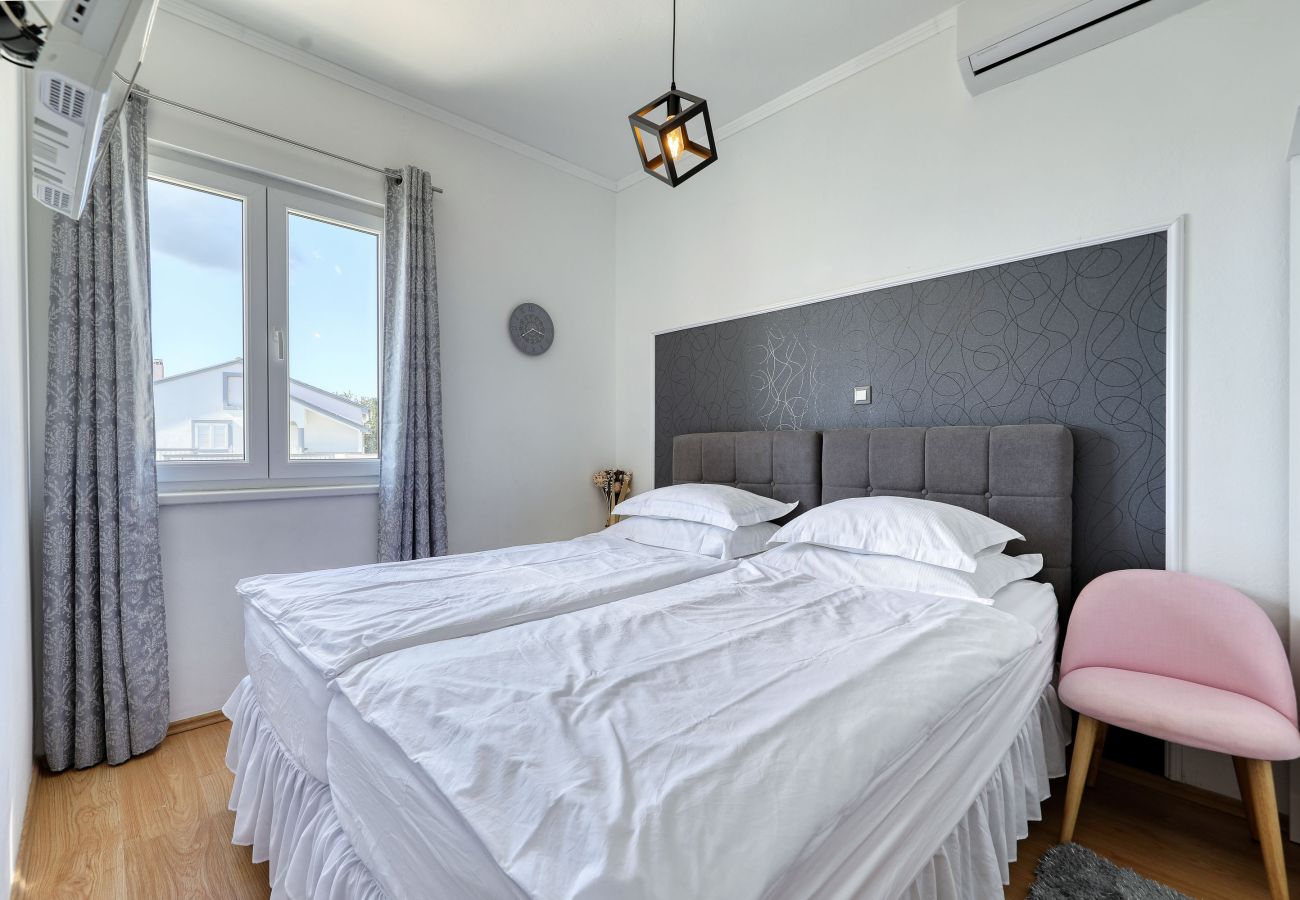 Apartment in Maslenica -  Apartment Laura 2 by the Sea