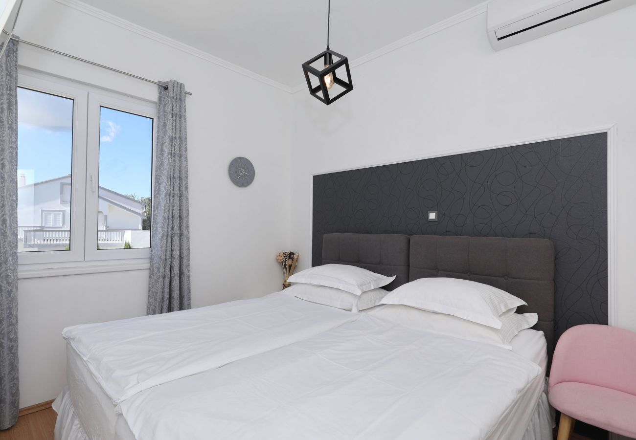 Apartment in Maslenica -  Apartment Laura 2 by the Sea